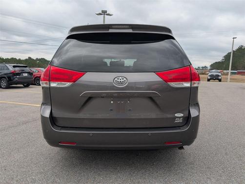 2013 Toyota Sienna XLE