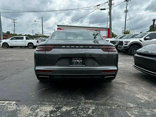 2018 Porsche Panamera 4