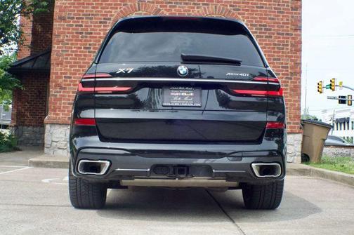 Black Sapphire Metallic 2023 BMW X7 xDrive40i