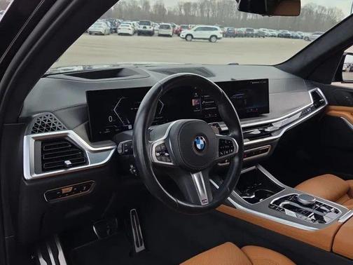 Black Sapphire Metallic 2023 BMW X7 xDrive40i