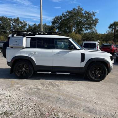 2023 Land Rover Defender 110 SE