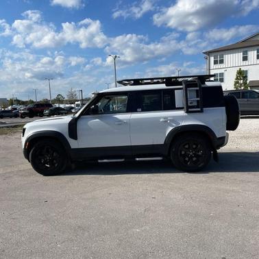 2023 Land Rover Defender 110 SE