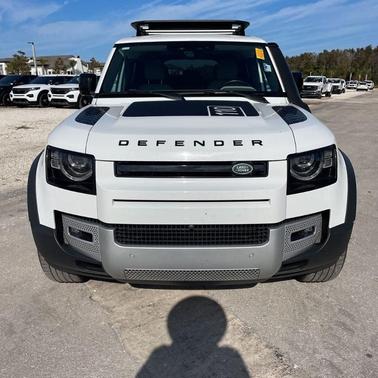2023 Land Rover Defender 110 SE
