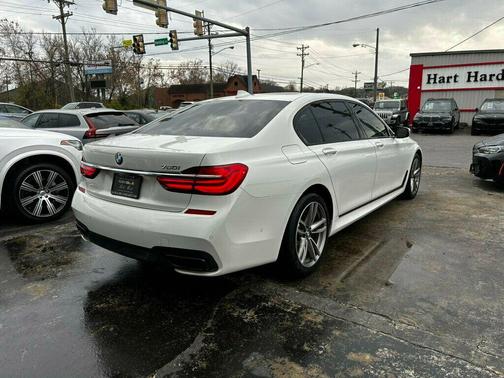 2018 BMW 750 i