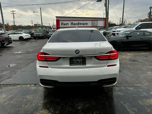 2018 BMW 750 i