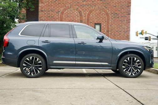 Denim Blue Metallic 2025 Volvo XC90 Plug-In Hybrid T8 Plus 7-Seater
