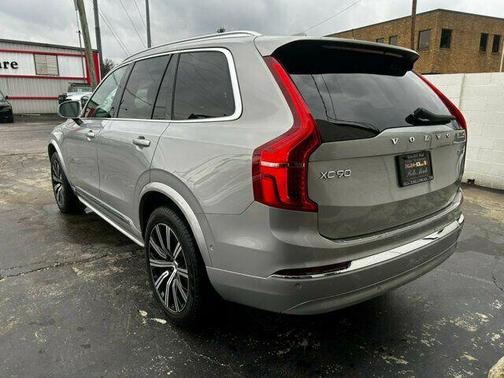 2023 Volvo XC90 B5 Plus