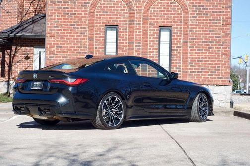 Black Sapphire Metallic 2022 BMW M4 Competition xDrive