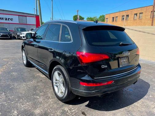 Photo 3 of 37 of 2016 Audi Q5 2.0T Premium Plus