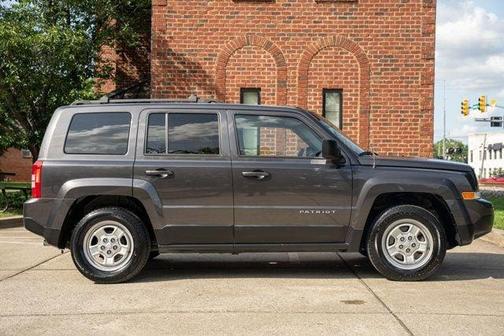 Granite Crystal Clearcoat Metallic 2017 Jeep Patriot Sport