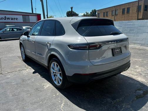 2021 Porsche Cayenne Base