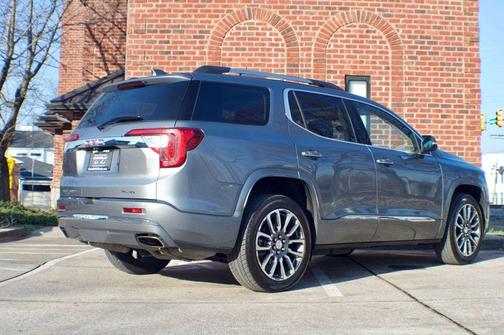 2022 GMC Acadia Denali