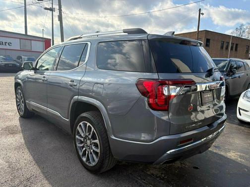 2022 GMC Acadia Denali