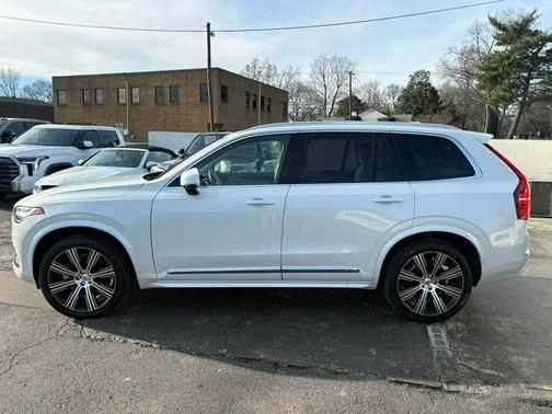 2024 Volvo XC90 B6 Ultimate Bright Theme 7-Seater