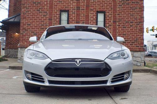 2015 Tesla Model S 85D