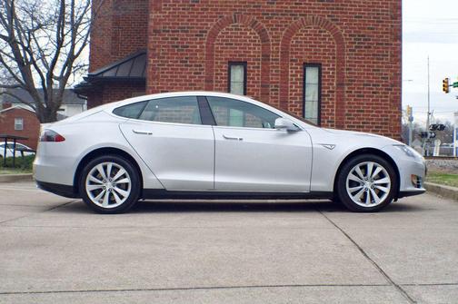 2015 Tesla Model S 85D