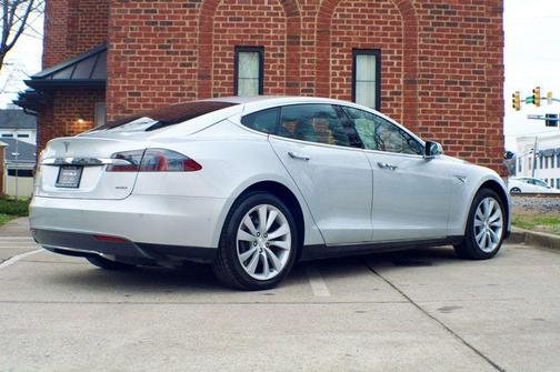 2015 Tesla Model S 85D