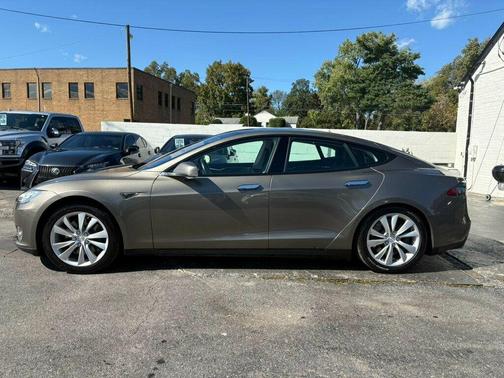 2015 Tesla Model S 85