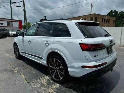 2023 Audi Q7 55 Premium Plus
