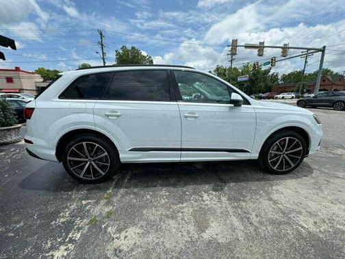 2023 Audi Q7 55 Premium Plus