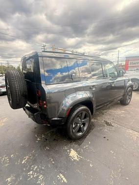 2022 Land Rover Defender 110 X-Dynamic HSE