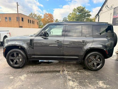 2022 Land Rover Defender 110 X-Dynamic HSE