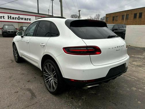 2018 Porsche Macan 