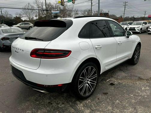 2018 Porsche Macan 