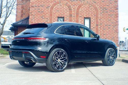 2022 Porsche Macan Base