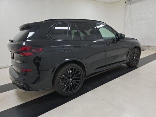 2024 BMW X5 M60i
