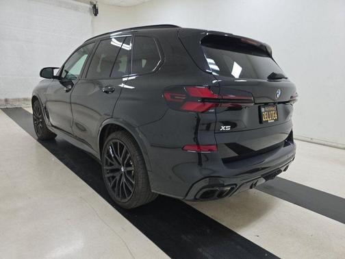 2024 BMW X5 M60i