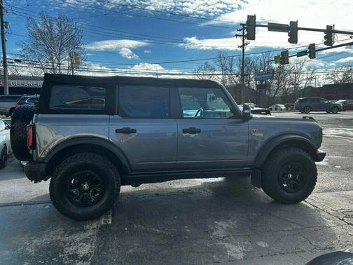 2022 Ford Bronco Badlands
