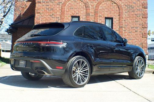 2024 Porsche Macan Base