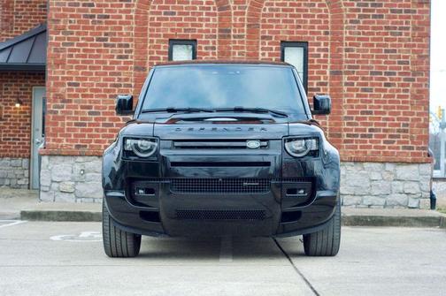 2023 Land Rover Defender 110 X-Dynamic SE