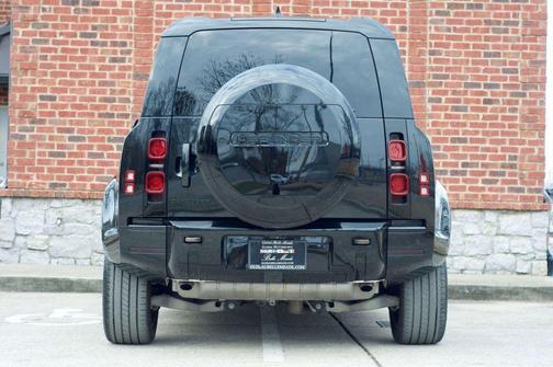 2023 Land Rover Defender 110 X-Dynamic SE