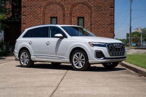 Glacier White Metallic 2025 Audi Q7 45 Premium Plus