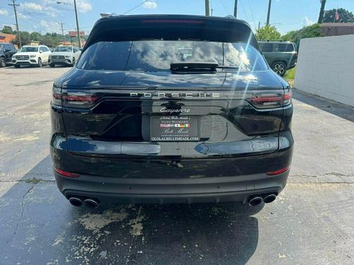 2022 Porsche Cayenne Platinum Edition