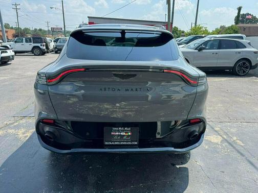 2021 Aston Martin DBX Base