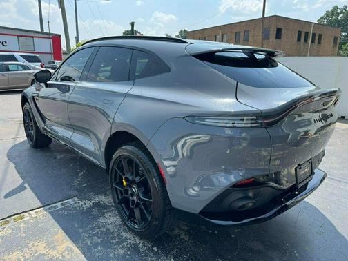 2021 Aston Martin DBX Base