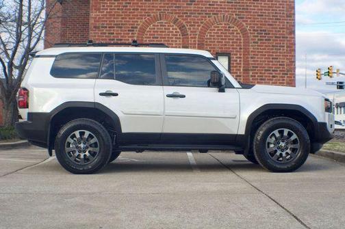 2024 Toyota Land Cruiser PKG/HEATED&COOLED SEATS/BLINDSPOT/LANE DEPARTURE W