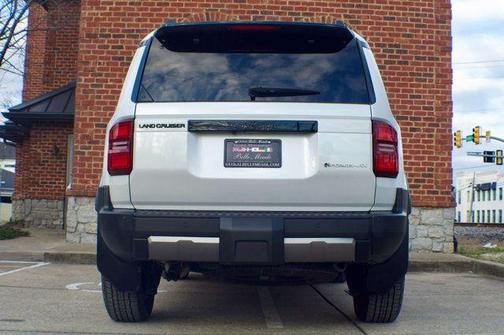 2024 Toyota Land Cruiser PKG/HEATED&COOLED SEATS/BLINDSPOT/LANE DEPARTURE W