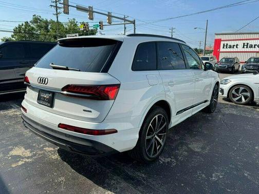 2022 Audi Q7 55 Premium Plus