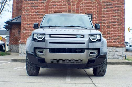 2022 Land Rover Defender 90 X-Dynamic S