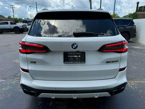 2022 BMW X5 M50i