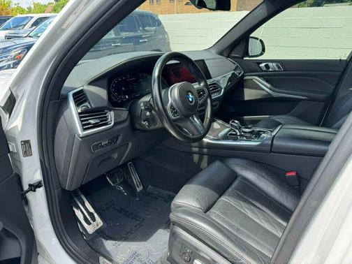 2022 BMW X5 M50i