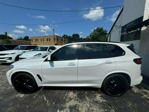 2022 BMW X5 M50i