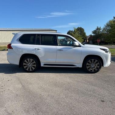2021 Lexus LX 570 Three-Row