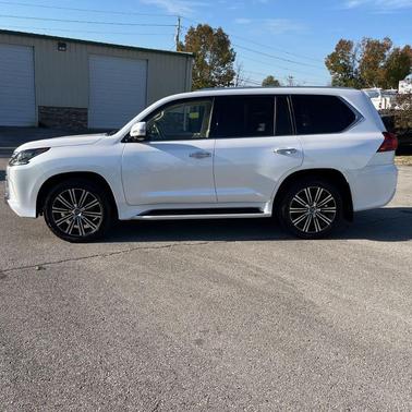 2021 Lexus LX 570 Three-Row