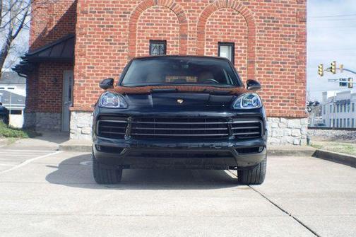 2023 Porsche Cayenne Platinum Edition
