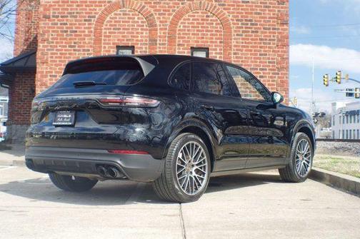 2023 Porsche Cayenne Platinum Edition